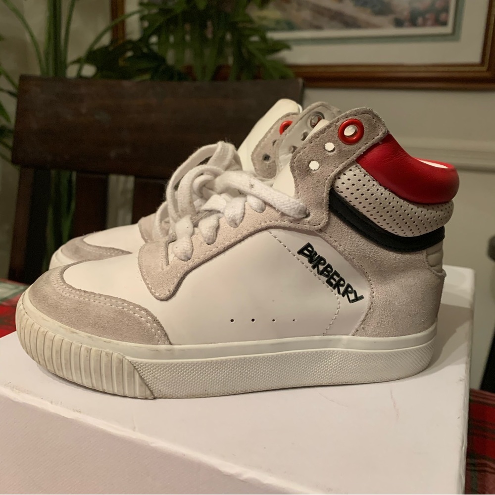 BURBERRY Leather Sneakers